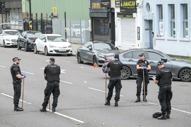 Lövöldözés egy teltházas birminghami klubban – egy férfi az életéért küzd Lövöldözés egy teltházas birminghami klubban – egy férfi az életéért küzd