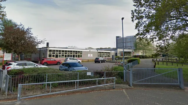 Három elítélt pedofil tanár dolgozott ugyanabban az angliai középiskolában – az egyikük az igazgató volt