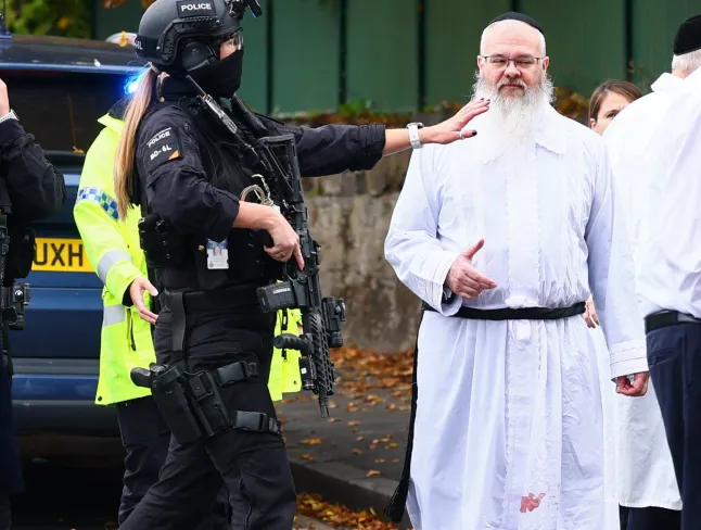 Megdöbbentő fejlemény a manchesteri terrortámadás kapcsán: az egyik áldozatot véletlenül a rendőrök lőtték le Megdöbbentő fejlemény a manchesteri terrortámadás kapcsán: az egyik áldozatot véletlenül a rendőrök lőtték le
