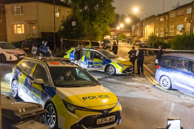 A rendőrök lőttek le egy férfit Londonban, aki öngyilkossággal fenyegetőzött A rendőrök lőttek le egy férfit Londonban, aki öngyilkossággal fenyegetőzött