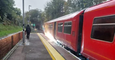 Pánik, két robbanás egy londoni vonaton - mindenki menekült, amerre látott