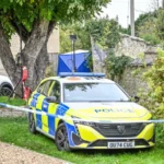 Egy 9 éves kislányt valószínűleg meggyilkoltak oxfordshire-ben, egy nő pedig az életéért küzd rendőrségi őrizetben