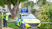 Egy 9 éves kislányt valószínűleg meggyilkoltak oxfordshire-ben, egy nő pedig az életéért küzd rendőrségi őrizetben