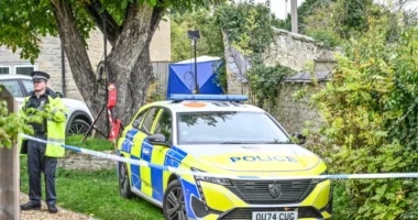 Egy 9 éves kislányt valószínűleg meggyilkoltak oxfordshire-ben, egy nő pedig az életéért küzd rendőrségi őrizetben