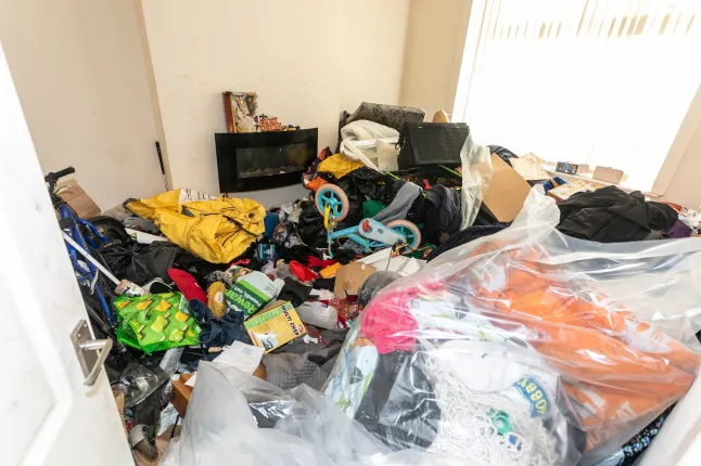 „Pokoli bérlők” 60 ezer fontos kárt okoztak egy angliai lakásban – a tulaj inkább üresen hagyja az ingatlant