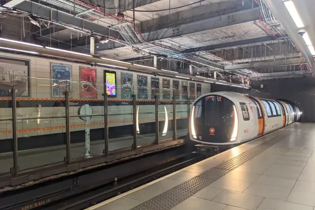 Megkezdik az ingyenes tömegközlekedés tesztelését Nagy-Britannia egyik nagyvárosában