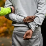 Két nő megerőszakolása miatt ítélték el a migránst, mégis maradhat az Egyesült Királyságban, mert azt állítja biszexuális