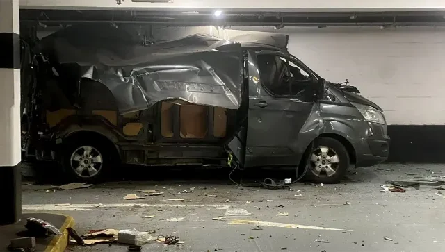 Felrobbant egy furgon egy bevásárlóközpont mélygarázsában Dél-Londonban