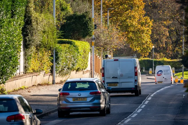 Pár hét alatt 6000 bírságot osztottak ki az új csúcstechnológiás sebességmérő kamerával Nagy-Britanniában - mindenki ki van akadva Pár hét alatt 6000 bírságot osztottak ki az új csúcstechnológiás sebességmérő kamerával Nagy-Britanniában - mindenki ki van akadva