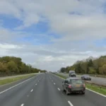Halálra gázoltak egy tinédzsert az m5-ös autópályán Angliában, miután kiszállt a mentőből, ahol épp ellátták