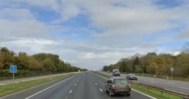 Halálra gázoltak egy tinédzsert az m5-ös autópályán Angliában, miután kiszállt a mentőből, ahol épp ellátták