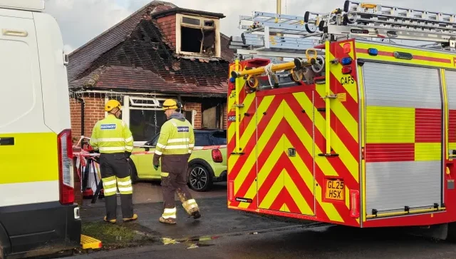 „Csapdába esett a hálószobában” és bent égett egy lakástűzben egy nő Angliában