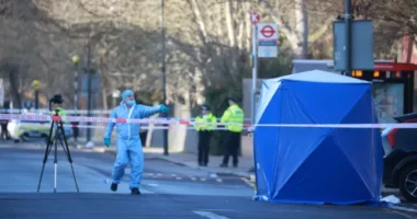 A nyílt utcán agyonlőttek egy férfit Londonban - a támadót még nem fogták el