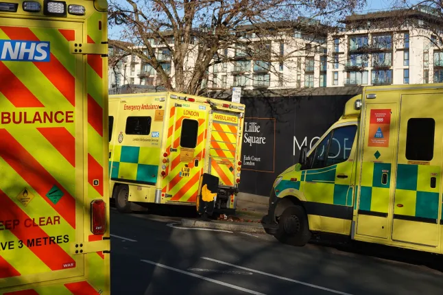 Megdöbbentő részletek, halálos fenyegetések, szexuális zaklatás és napi szintű rasszista beszólások - az angliai segélyhívó vonalak kezelői mesélnek Megdöbbentő részletek, halálos fenyegetések, szexuális zaklatás és napi szintű rasszista beszólások - az angliai segélyhívó vonalak kezelői mesélnek