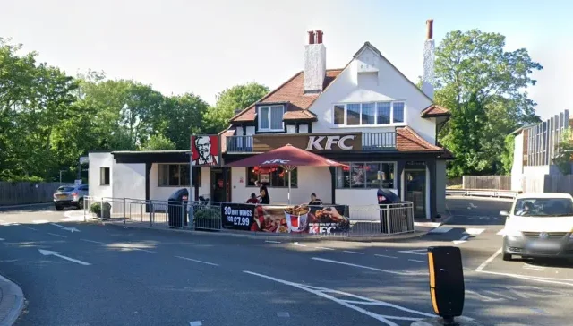 „Rabszolgának” nevezte külföldi bevándorló alkalmazottját egy cég vezetője Angliában – Közel 70 ezer font kártérítést kap a dolgozó