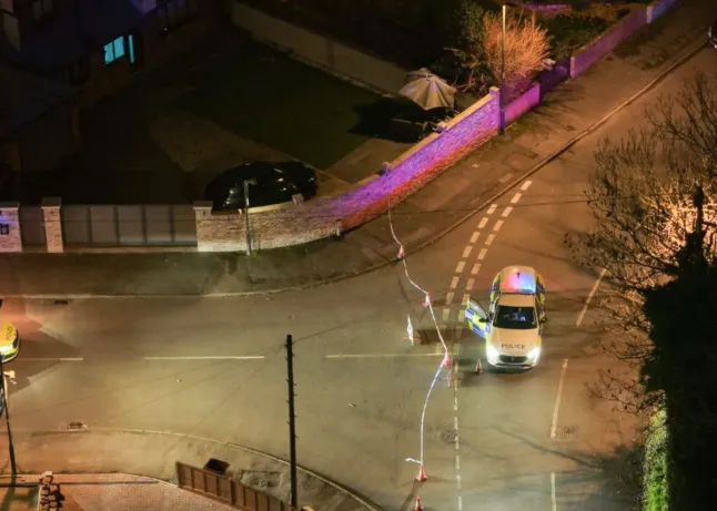 Halálra gázoltak, majd közel egy mérföldön át vonszoltak a szélvédőn egy idős férfit Angliában