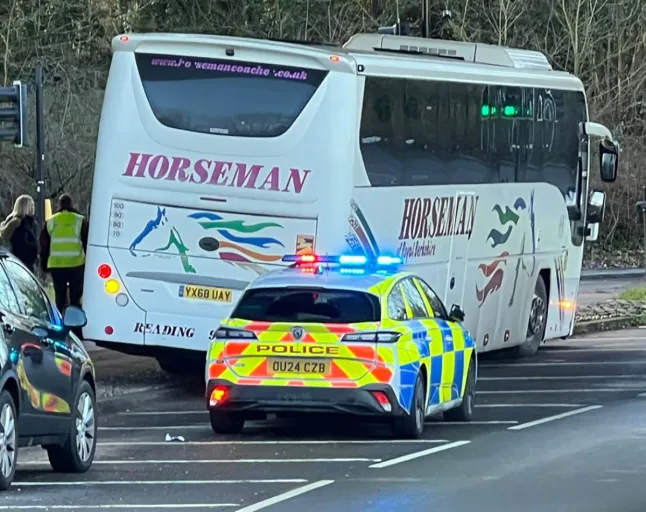 2 iskolabusz is balesetet szenvedett Nagy-Britanniában - több gyerek is megsérült