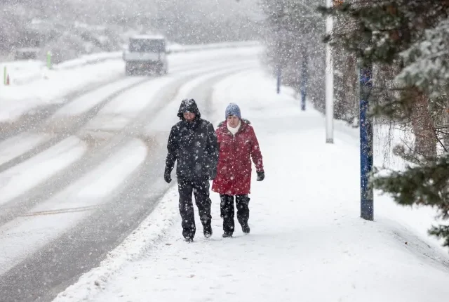 Goretti vihar: akár 30 cm hó és 145 km/órás szél jöhet Nagy-Britanniában MA – életveszélyes körülményekre figyelmeztet a Met Office