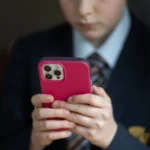 Tényleg betilthatják a közösségi média használatát Nagy-Britanniában a fiataloknak – a brit miniszterelnök is nyilatkozott
