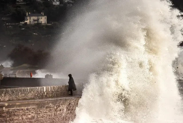 Az Ingrid vihar MA éri el Nagy-Britannia partjait