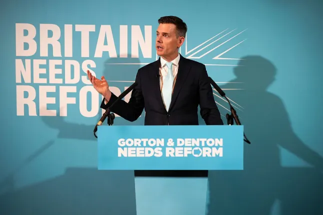 Extra adót vetne ki a Reform UK jelöltje mindenkire, akinek nincs gyermeke Nagy-Britanniában