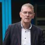 Teljesen káosz az egyik londoni járaton: az egyik utas megütötte a feleségét, a személyzetet zaklatta, és ez még csak a kezdet