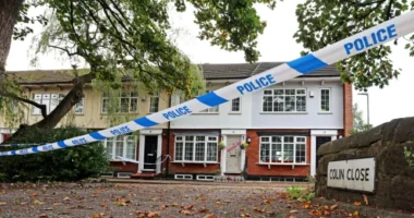 Egy tinédzser kezét „teljesen levágták” egy házibulin Angliában