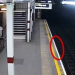 A sínekre zuhant egy ember Londonban, senki nem vette észre és halálra gázolta a metró