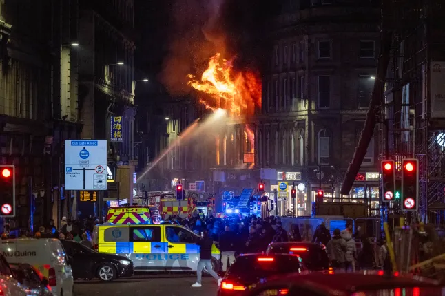 Hatalmas tűz a glasgow-i központi pályaudvarnál, részben összeomlott egy történelmi épület Hatalmas tűz a glasgow-i központi pályaudvarnál, részben összeomlott egy történelmi épület