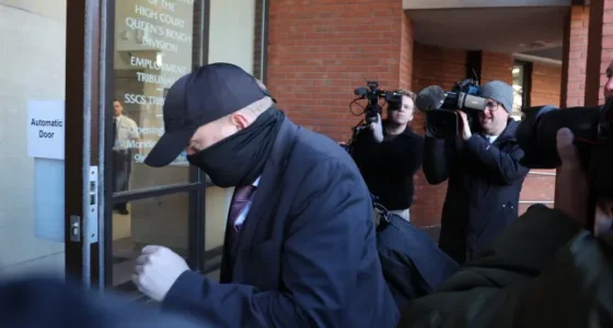 Sokkoló botrány Angliában: megtartotta a testeket és nem adta vissza a hamvakat a "szörnyeteg" temetkezési vállalkozó