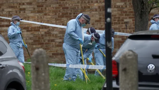 14 éves fiút lőttek le Dél-Londonban fényes nappal – az elkövetők is tinédzserek