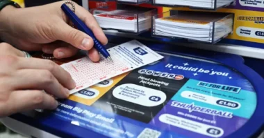 Soha nem látott nyeremények jönnek az Egyesült Királyságban: indul az új lottó, amin akár 1 milliárd fontot is nyerhetsz