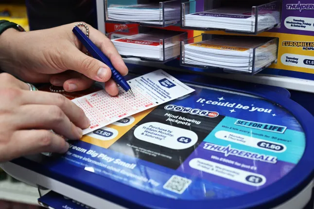 Soha nem látott nyeremények jönnek az Egyesült Királyságban: indul az új lottó, amin akár 1 milliárd fontot is nyerhetsz anglia lottó powerball