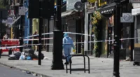 Halálos késelés történt Londonban a nyílt utcán, egy 22 éves férfi életét vesztette