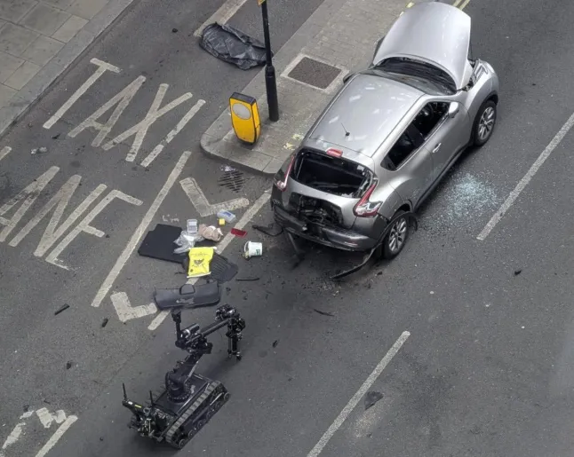 Felrobbantottak egy autót London egyik legforgalmasabb pályaudvaránál – kiürítették a King’s Cross St Pancras állomást Felrobbantottak egy autót London egyik legforgalmasabb pályaudvaránál – kiürítették a King’s Cross St Pancras állomást