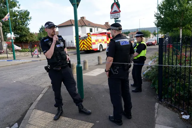Több mint 200 rendőrt vezényeltek Middlesbrough-ba a halálos A66-os baleset után kitört erőszak miatt Több mint 200 rendőrt vezényeltek Middlesbrough-ba a halálos A66-os baleset után kitört erőszak miatt