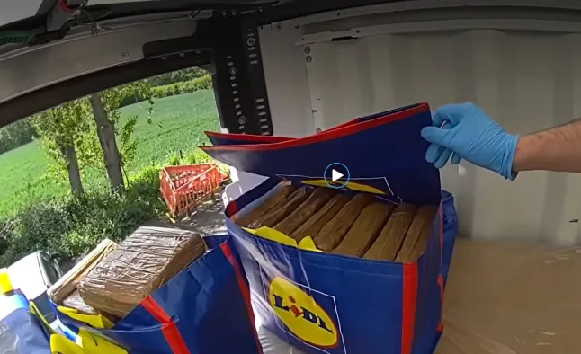 Lidl-szatyrokba rejtették a hatalmas kokainszállítmányt: 2 millió font értékű drogot foglaltak le Angliában