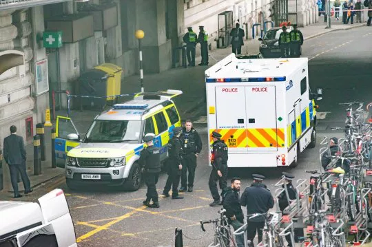 Új fejlemények a Londonban talált 3 levélbomba kapcsán: az IRA szervezetére gyanakszanak 2