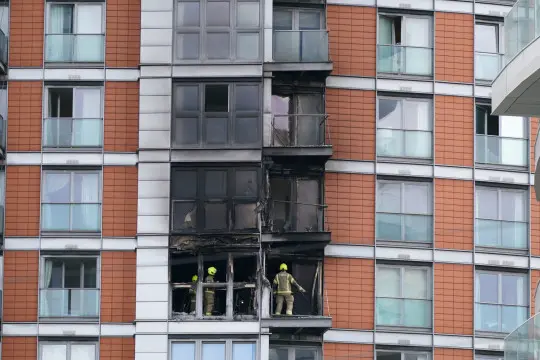 Újabb hatalmas tűz, megint kigyulladt egy lakótömb Londonban
