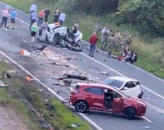 Hatalmas tömegkarambol Angliában az A1-esen: többen meghaltak 5