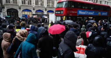 Teljes a közlekedési káosz Londonban: szinte teljesen leállt az egész metróhálózat a sztrájk miatt
