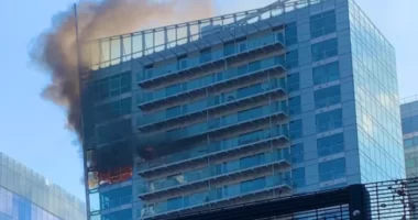 Hatalmas tűz ütött ki London belvárosában az egyik toronyházban