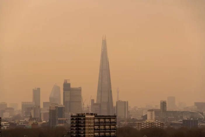 Egész London kísérteties, sárgás színbe borult: ritka, különleges felvételek a brit fővárosról 5