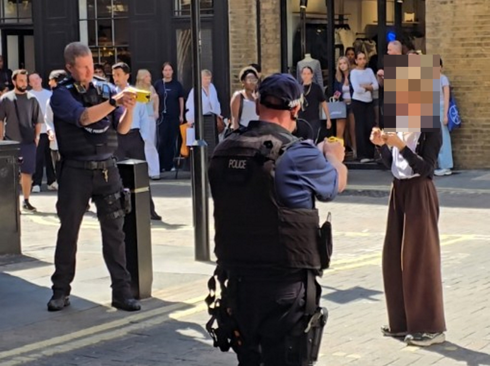 Vérontás London szívében: négy járókelőt szúrt meg egy nő Covent Gardenben
