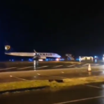Kényszerleszállást hajtott végre a Ryanair egyik Angliai járata, miután „tűz ütött ki a gépen”