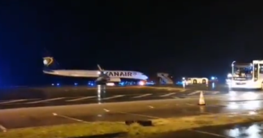 Kényszerleszállást hajtott végre a Ryanair egyik Angliai járata, miután „tűz ütött ki a gépen”