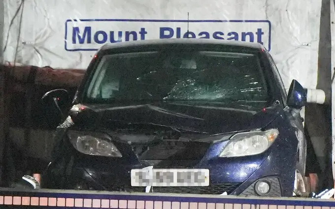 1 ember meghalt, többen megsérültek - autóval szándékosan emberek közé hajtott egy férfi Angliában, Sheffieldben