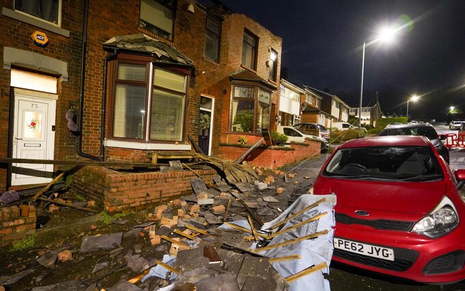 Tornádó volt Angliában, Greater Manchester területén az éjjel és „jelentős károkat” okozott 7