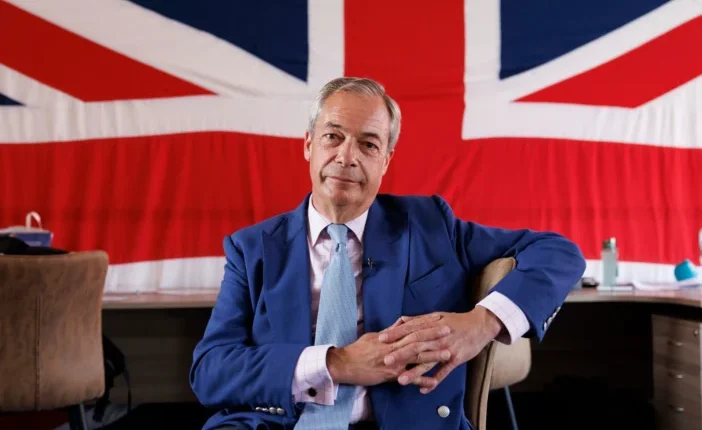 Farage radikális bejelentése: tömeges deportálás, a letelepedési engedély eltörlése jöhet és százezrek veszíthetik el a letelepedett státuszt