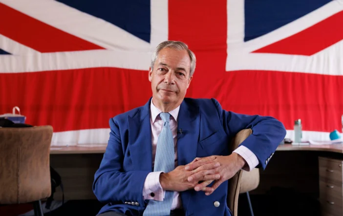 Farage radikális bejelentése: tömeges deportálás, a letelepedési engedély eltörlése jöhet és százezrek veszíthetik el a letelepedett státuszt Farage radikális bejelentése: tömeges deportálás, a letelepedési engedély eltörlése jöhet és százezrek veszíthetik el a letelepedett státuszt